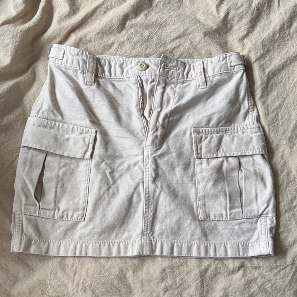 Aritzia TNA Beige Mini Cargo Skirt